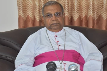 பல துன்பங்களுக்கு மத்தியில் வாழ்ந்து வரும் நாட்டு மக்கள்: மன்னார் மறைமாவட்ட ஆயர்!