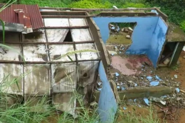 அக்கரப்பத்தனையில்   15 வீடுகளுக்கு மண்சரிவு அபாய எச்சரிக்கை