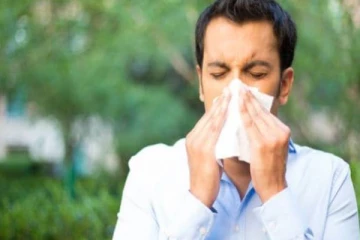 திடீரென தும்பியதால் வயிற்றிலிருந்து வெளியேறிய குடல்! அதிர்ச்சி சம்பவம்