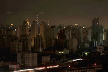 பிரேசிலில் திடீரென ஏற்பட்ட சம்பவம்: இருளில் மூழ்கிய மாகாணங்கள்!