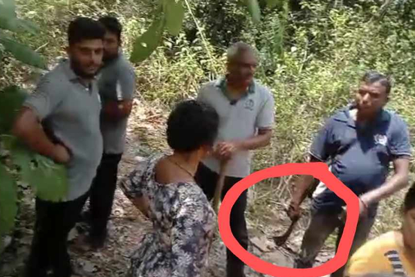வனவள திணைக்கள அதிகாரிகள் அடாவடி..! முன்னாள் போராளி உள்ளிட்டவர்களின் வீடுகள் உடைத்தெறிப்பு (படங்கள்) | Forest Attack Tamil People Ltte Mullaitivu