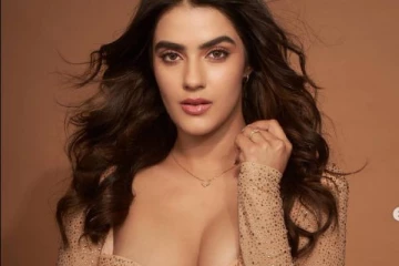 உச்சக்கட்ட கவர்ச்சியில் மின்னும் விஜய் ஆண்டனி பட நடிகை!! வாய்ப்பிளக்கும் ரசிகர்கள்..