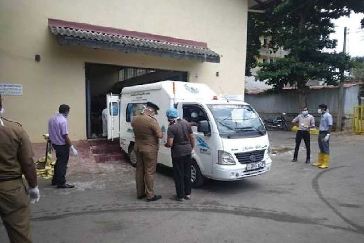 மிகக் கொடூரமாக கொல்லப்பட்ட சிறை அதிகாரிகள் : பிரேத பரிசோதனையில் அதிர்ச்சி தகவல் | Negombo Prison Officers Killed In Brutal Assault மிகக் கொடூரமாக கொல்லப்பட்ட சிறை அதிகாரிகள் : பிரேத பரிசோதனையில் அதிர்ச்சி தகவல் | Negombo Prison Officers Killed In Brutal Assault