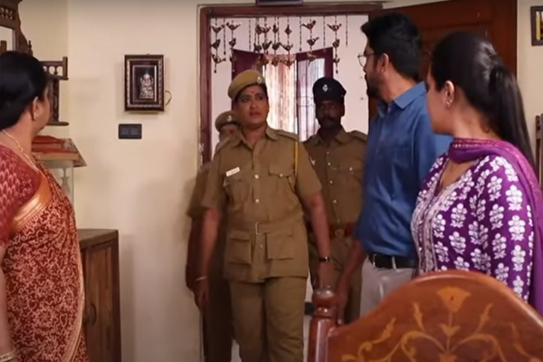 ரோகினியின் கொட்டத்தை அடக்கிய மீனா... கைது செய்து அழைத்துச் சென்ற போலிசார் | Siragadikka Aasai Meena Search True Rohini Arrest
