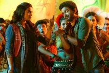 ரசிகர்களோடு ரசிகராக மாஸ்டர் பார்த்த கீர்த்தி சுரேஷ், எந்த தியேட்டர் தெரியுமா? இதோ