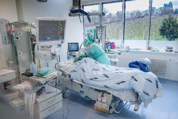 கர்ப்பிணி பெண் உள்ளிட்ட 40 வயதுக்கு உட்பட்டவர்கள்... சுவிஸில் ஸ்தம்பிக்கும் நிலையில் ஒரு மாநிலம்