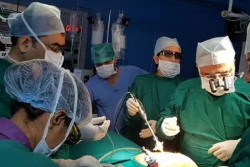 கிளிநொச்சியில் தொலைபேசி ஊடாக சிகிச்சை: சர்ச்சையை ஏற்படுத்திய காணொளி பதிவு (Video)