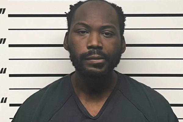 குடும்பத்தையே சுட்டுக்கொன்ற இளைஞன் ; அமெரிக்காவில் பயங்கரம் | Youth Kills Family Horror In Usa