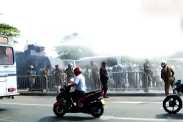 மீண்டும் கலவரத்தை தூண்டும் பொலிஸார்!