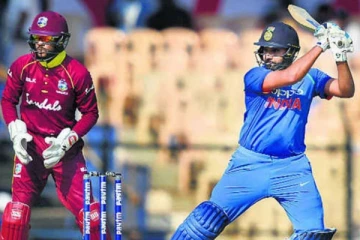 வெஸ்ட் இண்டீஸுக்கு எதிரான முதல் ஒரு நாள் போட்டி ; கருப்பு நிற பேட்ஜ் அணிந்து விளையாடி வரும் இந்திய அணி