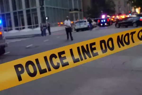 இங்கிலாந்தில் 200 வீடுகளில் அவசரமாக வெளியேற்றப்பட்ட மக்கள் ; இரண்டு பேர் கைது | People Evacuated From 200 Homes In England Derby