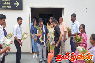 பிரபல தென்னிந்திய பாடகர் ஸ்ரீநிவாஸ் உள்ளிட்ட குழுவினருக்கு யாழில் அமோக வரவேற்பு