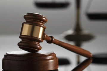 மனநலம் பாதிக்கப்பட்டவரை தாக்கிய மூவருக்கு நீதிமன்றம் பிறப்பித்த உத்தரவு