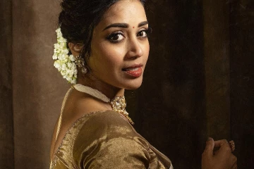 படுஹோம்லியாக நிவேதா பெத்துராஜ்.. சேலையில் எப்படி இருக்கிறார் பாருங்க