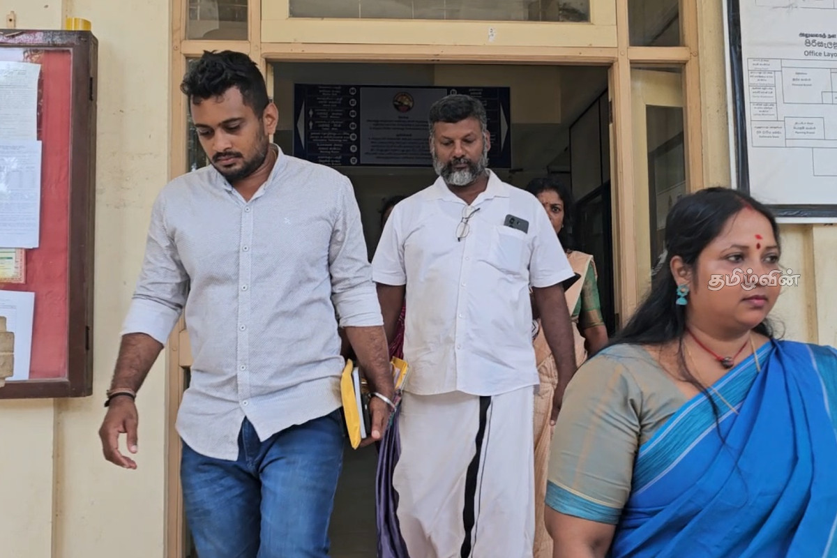 மானிப்பாய் சபையில் ஊடகவியலாளருக்கு அனுமதி மறுப்பு! வெளிநடப்பு செய்த உறுப்பினர் | Refuses Allow Journalist Appear Manipay Assembly மானிப்பாய் சபையில் ஊடகவியலாளருக்கு அனுமதி மறுப்பு! வெளிநடப்பு செய்த உறுப்பினர் | Refuses Allow Journalist Appear Manipay Assembly
