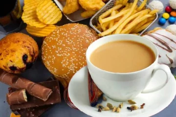 தேநீர் குடிக்கும் போது மறந்தும் கூட இந்த உணவுகளை சாப்பிடாதீர்கள்