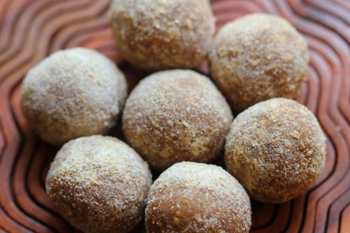 குழந்தைகள் விரும்பி உண்ணும் அரிசி லட்டு.., எப்படி செய்வது? | Rice Ladoo Recipe In Tamil