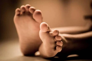 யாழில் விளையாடிக்கொண்டிருந்த சிறுவன் திடீரென கீழே விழுந்து மரணம்