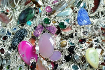 பார்சலில் வரும் விலையுயர்ந்த மோதிரம்: சுவிஸ் பொலிசார் எச்சரிக்கை...