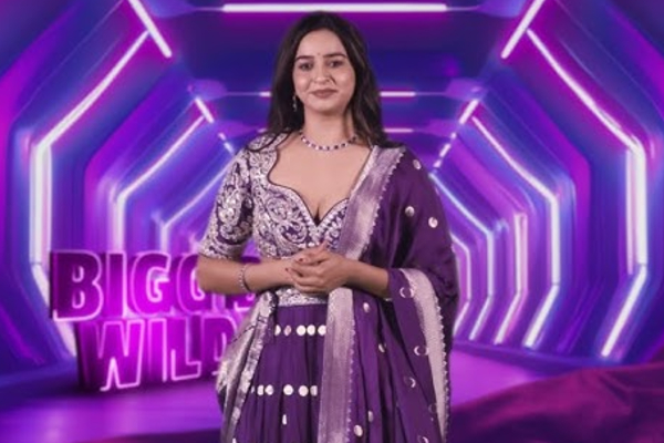 பிக் பாஸ் 9 வெற்றியாளர் இவர்தானா.. யார் தெரியுமா? இதோ பாருங்க | Fans Saying Bigg Boss 9 Title Winner Is Divya