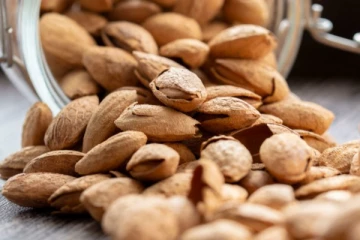 பாதாமை ஏன் அதிகம் எடுத்துக்கொள்ள கூடாது!