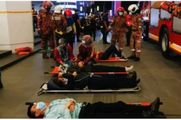 மலேசியாவில் மெட்ரோ ரயில்கள் நேருக்கு நேர் மோதி விபத்து...