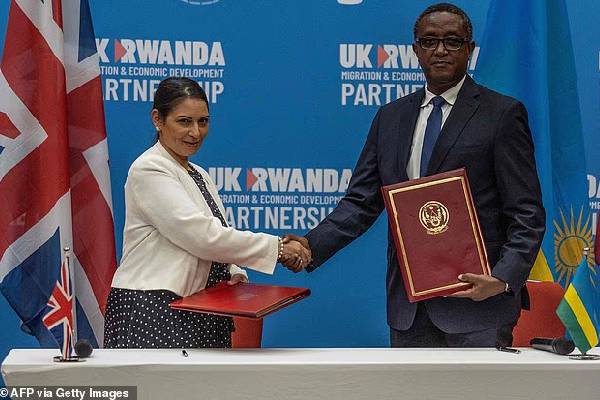 பிரித்தானியா மீது மில்லியன் கணக்கான பவுண்டுகளுக்கு வழக்குத் தொடுத்துள்ள ருவாண்டா | Rwanda Sues British Government