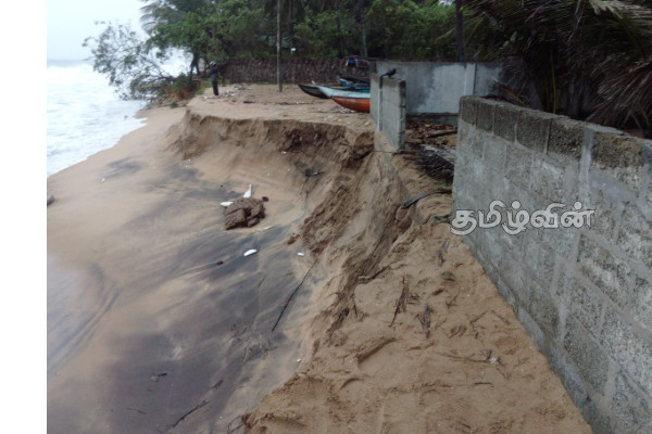மாளிகைக்காடு மையவாடி கடலரிப்பில் மீண்டும் மனித எச்சங்கள் கண்டெடுப்பு | Human Remains Found Again In At Malaikadu மாளிகைக்காடு மையவாடி கடலரிப்பில் மீண்டும் மனித எச்சங்கள் கண்டெடுப்பு | Human Remains Found Again In At Malaikadu