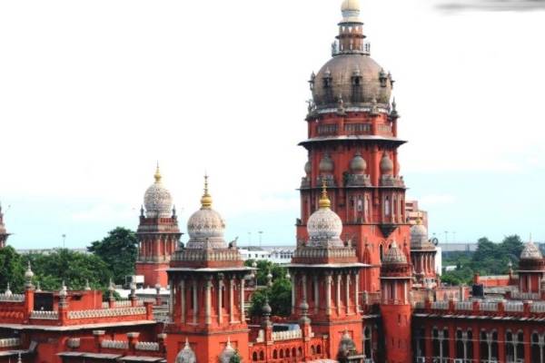 போதையில் கார் ஓட்டி செல்லும் நபர்கள் மீதும் வழக்கு தொடரலாம் : நீதிமன்றம் அதிரடி உத்தரவு - தமிழ்நாடு