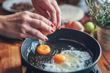 முட்டையை சுவை மாறாமல் சமைப்பது எப்படி? அவசியம் தெரிஞ்சிக்கோங்க!