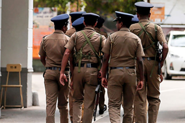 கொழும்பில் மூன்று பொலிஸ் கான்ஸ்டபிள்கள் பணி இடைநீக்கம் | Three Police Constables Suspended In Colombo