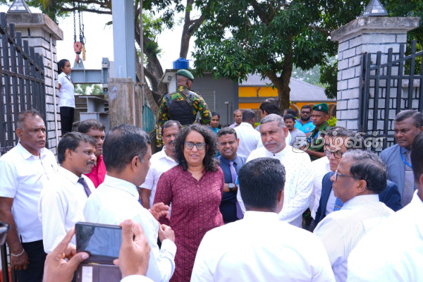 இரணைமடுக் குளத்தைப் பார்வையிட்ட பிரதமர் | Prime Minister Harini Visits Iranamadu Pond