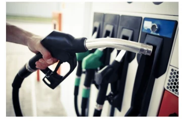 25 சதவீதம் பெட்ரொல் போட்டுவிட்டு 75 சதவீதம் ஊழல் ; வாகன ஓட்டிகளை ஏமாற்றிய பெட்ரோல் பங்க் ஊழியர்கள் - வலுக்கும் போராட்டம்