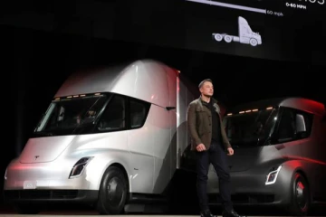 டெஸ்லா வெளியிட்ட புதிய மின்சார டிரக்குகள்!