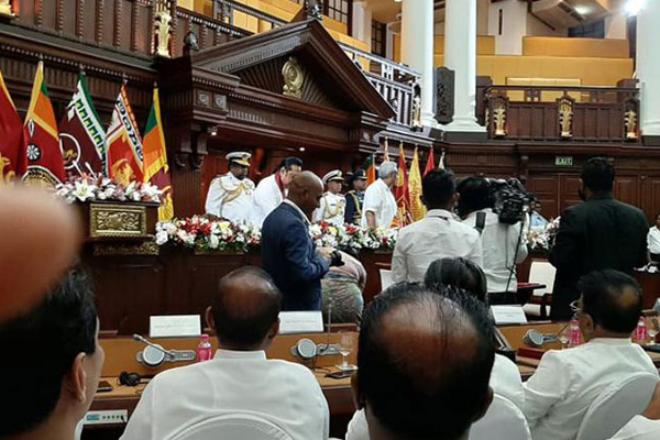 பெண் பிரதிநிதித்துவத்தைப் புறக்கணித்த கோட்டாபயவின் புதிய அமைச்சரவை! - ஐபிசி தமிழ்