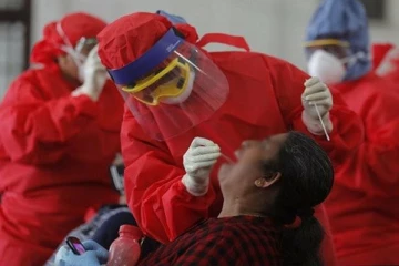 கோவிட் தொற்றின் நான்காவது அலையின் ஆரம்பத்தை நெருங்கிக் கொண்டிருக்கும் இலங்கை