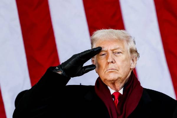 உலகின் மிகப்பெரிய போர் கப்பலைக் களமிறக்கிய ட்ரம்ப்... எதிர்க்கத் தயாராகும் ஒரு குட்டி நாடு | Trump Moves World Largest Carrier உலகின் மிகப்பெரிய போர் கப்பலைக் களமிறக்கிய ட்ரம்ப்... எதிர்க்கத் தயாராகும் ஒரு குட்டி நாடு | Trump Moves World Largest Carrier