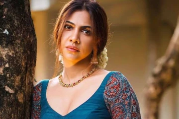 திருமணமாகி குழந்தை இருக்கும் நடிகருடன் மடோனா ரகசிய காதல் : பயில்வான் ரங்கநாதன்