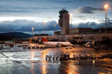 சுவிஸில் உள்ள விமான நிலையம் ஒன்றில் 50க்கும் மேற்பட்ட விமானங்கள் ரத்து!