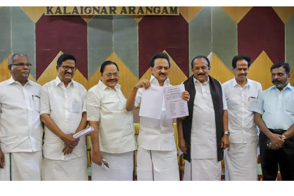 தனித்து போட்டியிடும் தவெக? முக்கிய நிர்வாகி சொன்ன தகவல் | Will Vijay Tvk Contest Alone In 2026 Election