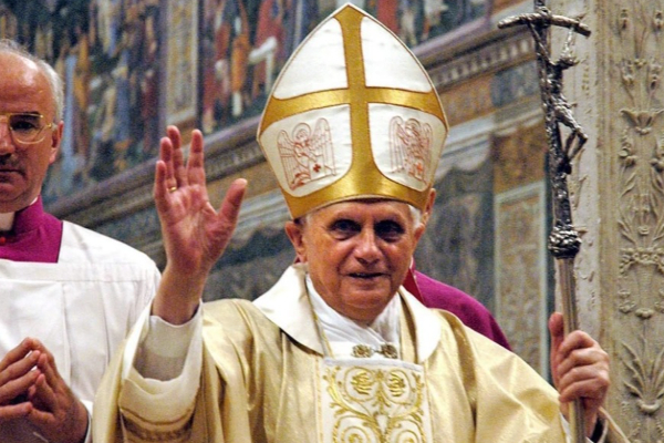 முன்னாள் பாப்பரசர் பெனடிக்ட் காலமானார் | Former Pope Benedict Dead