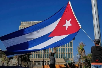 எங்களை அடிமைப்படுத்த முடியாது... ட்ரம்பின் மிரட்டலுக்கு பதிலளித்த கரீபியன் தீவு நாடு