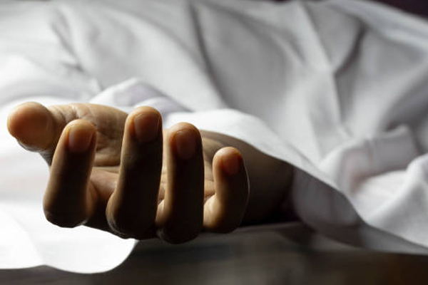 வீடொன்றில் இருந்து மீட்கப்பட்ட சடலம் | Dead Body Recovered From A New Build House
