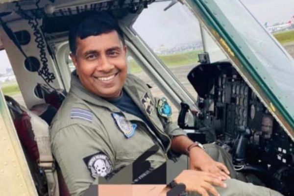 விபத்தில் பலியான விமானிக்கு பட்டச் சான்றிதழ் | Wennappuwa Pilot Heli Crash Receives Certificate விபத்தில் பலியான விமானிக்கு பட்டச் சான்றிதழ் | Wennappuwa Pilot Heli Crash Receives Certificate
