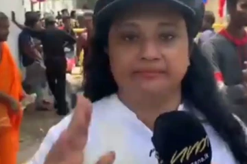 "..අගමැතිතුමා ලෑස්ති වෙන්න එපා මේ හොරු හංගන්න - ඊට පස්සේ ඔබතුමාටත් ඒ හැන්දෙන්මයි අපි බෙදන්නේ.." ප්රවීණ නිළි දමිතා සංවේදීව හඬ අවදි කරයි..!(VIDEO)