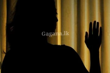 පාද සම්බාහනය කරනවා එන්න කියලා.. කතුන් යොදාගෙන.. ජයටම කරගෙන ගිය අමුතුම සේවය..