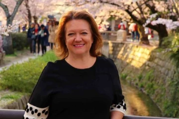 சீனாவும் அமெரிக்காவும் மல்லுக்கட்ட... அரிய மண் தாதுக்களால் கோடிகளை சம்பாதிக்கும் பெண்