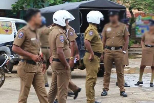 கொழும்பில் 22 கோடி ரூபாய் போதைப்பொருளுடன் சிக்கிய பெண் | Woman Arrested With Cocaine And Flower Petals