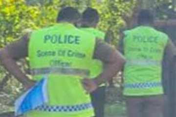 எரிந்த நிலையில் மீட்கப்பட்ட பொலிஸ் அதிகாரி ; மர்ம மரணத்தால் பரபரப்பு