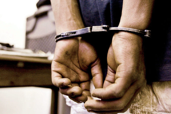 யாழில் அதிரடியாக கைது செய்யப்பட்ட சந்தேகநபர் | 18 Years Arrested In Jaffna யாழில் அதிரடியாக கைது செய்யப்பட்ட சந்தேகநபர் | 18 Years Arrested In Jaffna